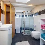 Apartment In 50553