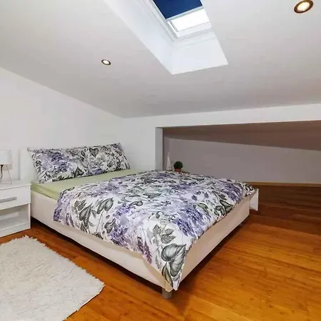 In 50553 Apartman *