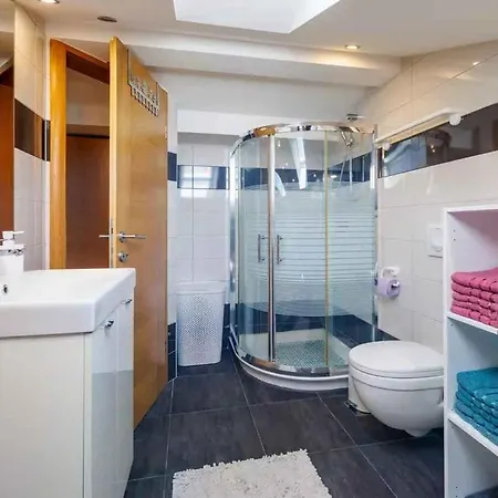 Apartman In 50553