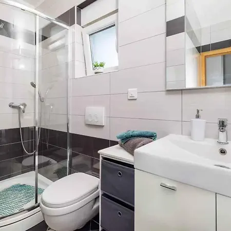 In 50553 Apartman *