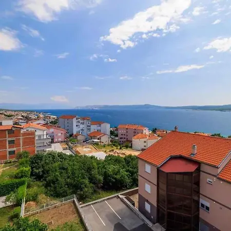 Apartman In 50553