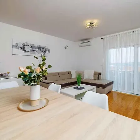 In 50553 Apartman *