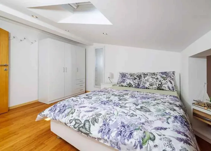 Apartman In 50553