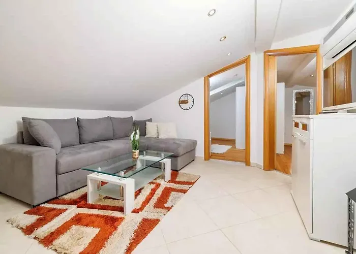 Apartman In 50553